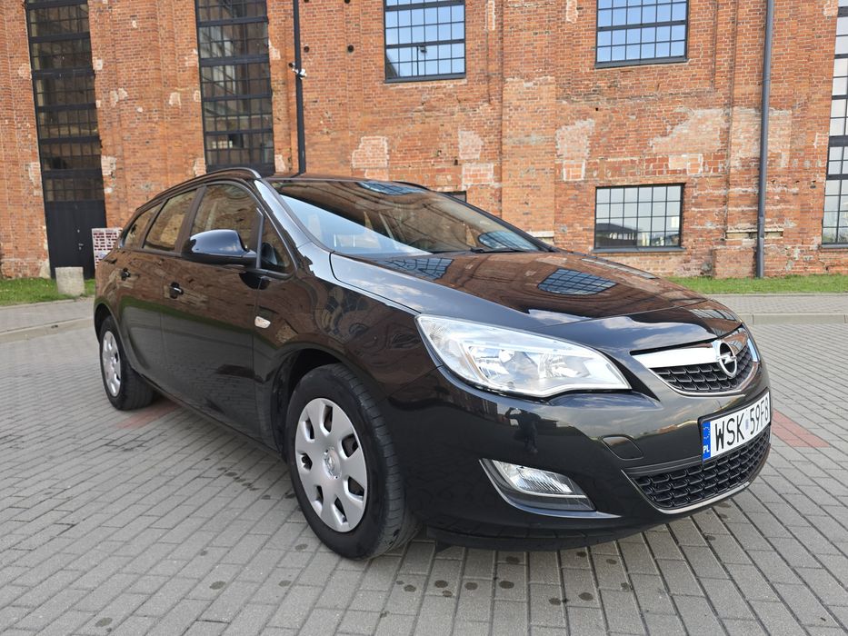 Opel Astra J 1.4 turbo 2011 rok kombi