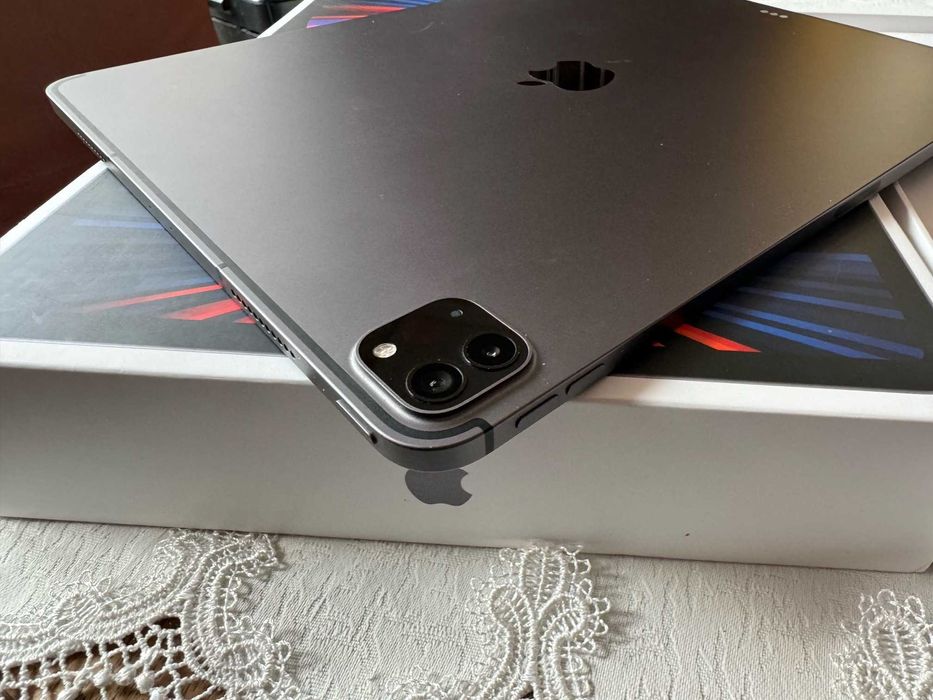 Apple iPad Pro 12,9" 5 gen M1 128GB Cellular klawiatura ZAGG