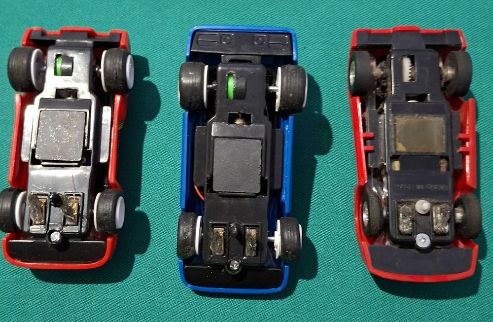 3 carrinhos de pista de automóveis, vintage