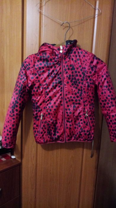 Сине - розовая  куртка для девочки в идеальном состоянии