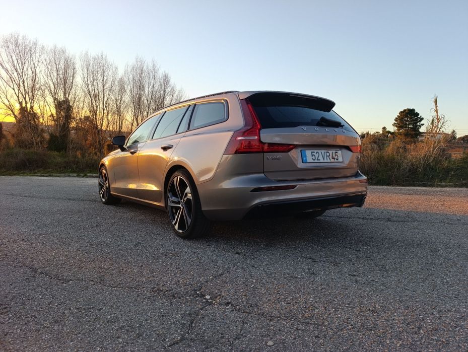 Volvo v60  R-design