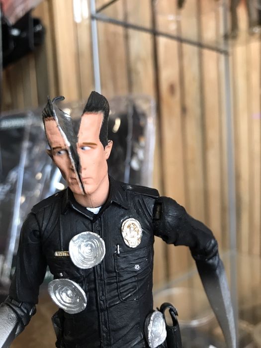 Figura Neca terminator t 1000 pescador hospital