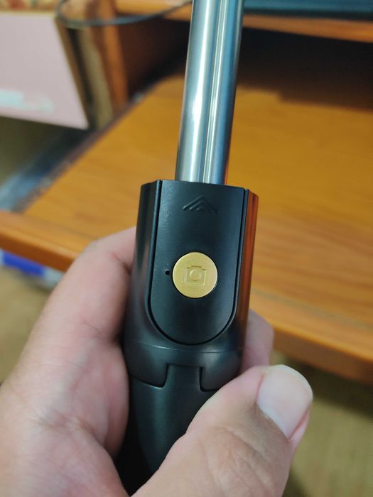 Pau de Selfie extensível com comando sem fios bluetooth - Aceito Troca