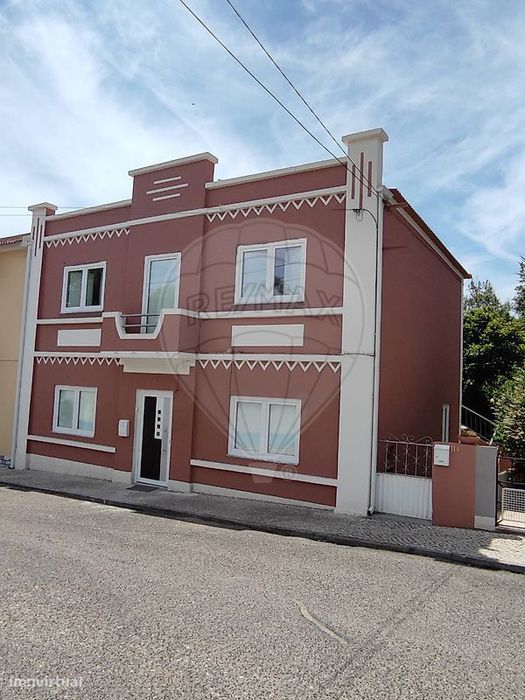 Moradia T5 para venda