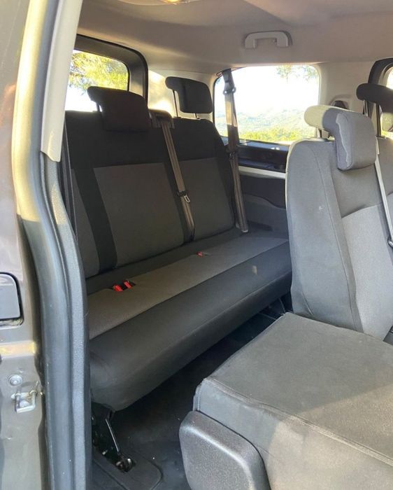 Aluguer "Vendo" carrinha 8 lugares com ou sem condutor