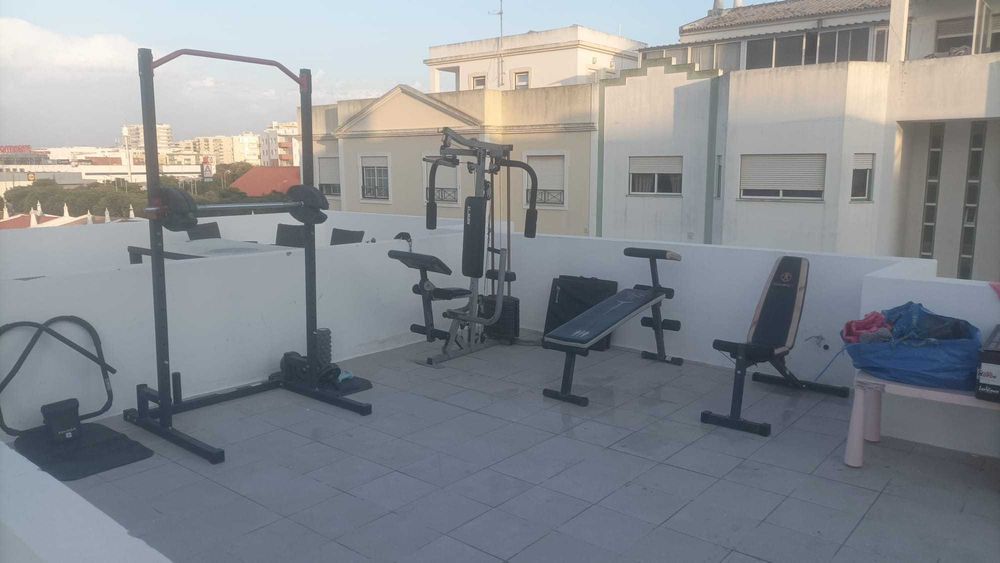 Quarto individual para arrendamento mensal, com cama de casal em Portimão
