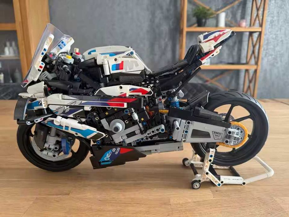 Réplica LEGO BMW M 1000 RR – Novo por montar
