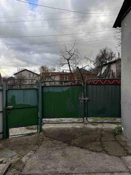 2к, Центр, р-н Альтанки, з гаражем, автономне опалення