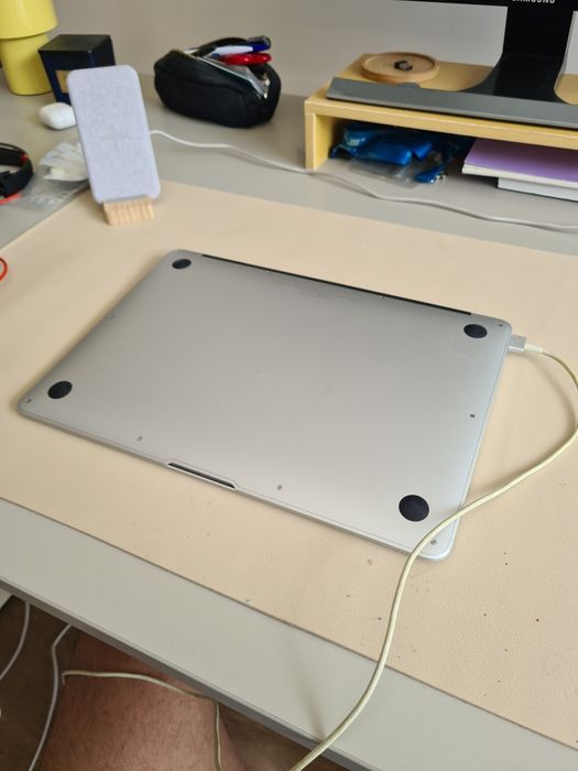 Macbook Air (13 inch, 2017) SSD 500GB + Carregador