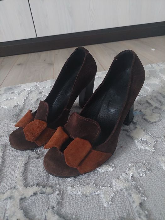 Святкова жіноча сукня, плаття