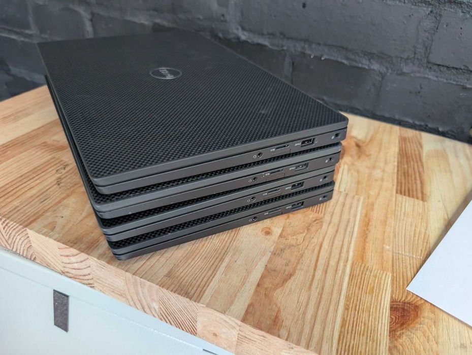 Шикарні ноутбуки для дому та роботи Ноутбук Dell Latitude 7300 є 20 шт