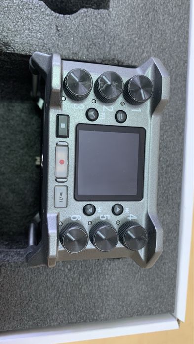 Аудіо рекордер диктоф Zoom F6  Multitrack Digital Audio Field Recorder
