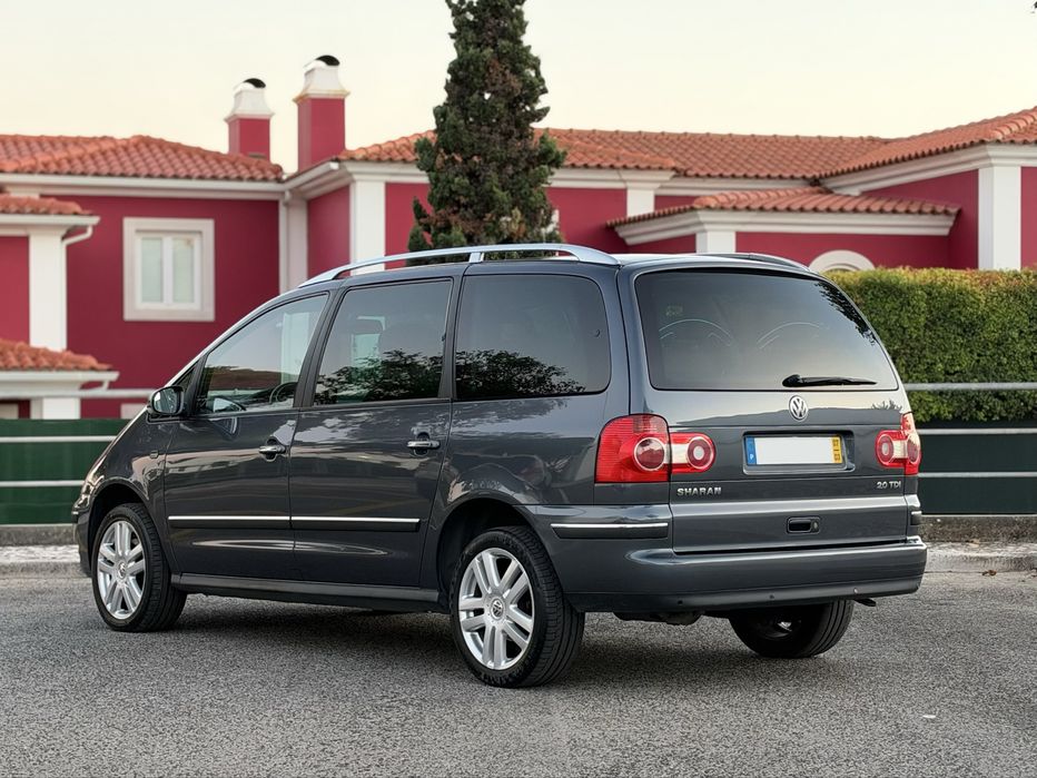 Volkswagen Sharan 2.0 TDi - 7 Lugares foto 2