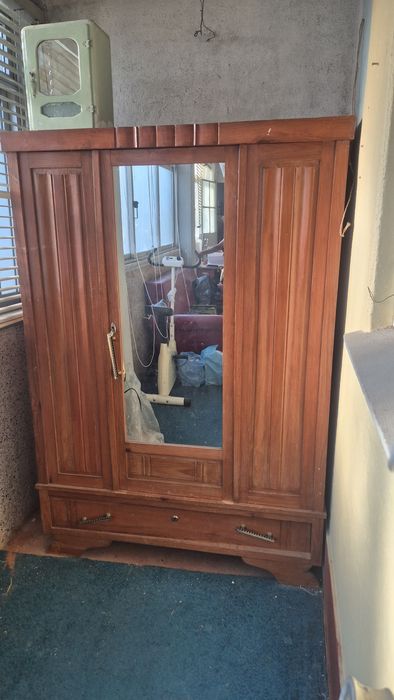 Roupeiro vintage com espelho 170x120x60cm