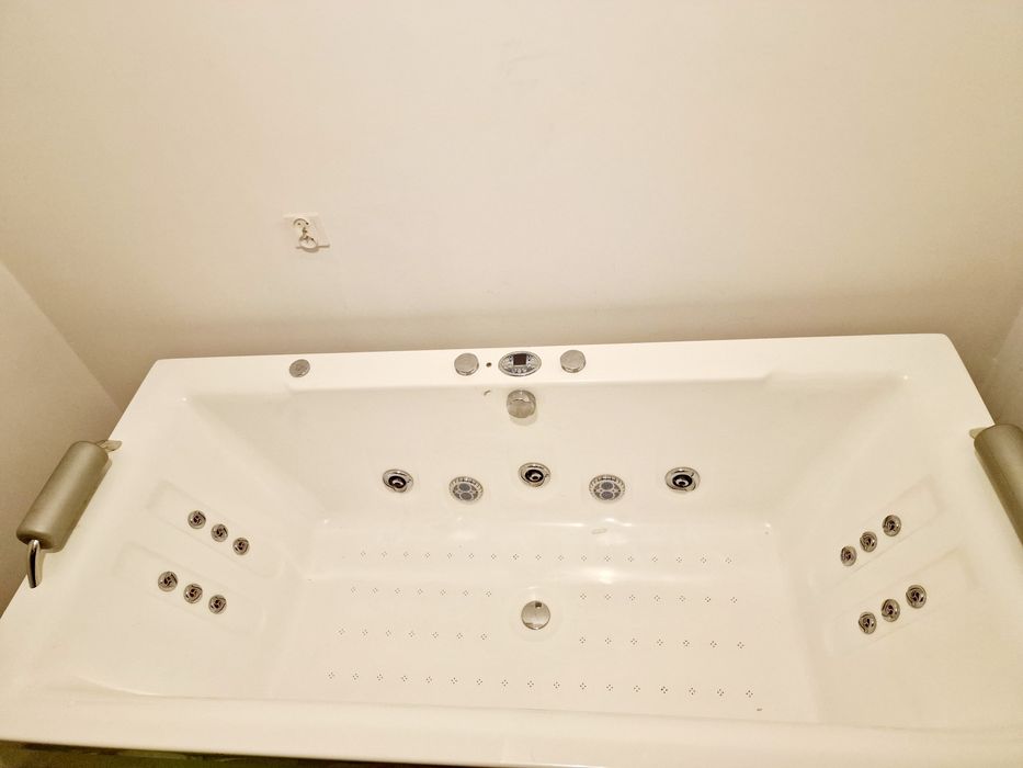 OKAZJA Jacuzzi wanna z hydromasażem VictorySpa