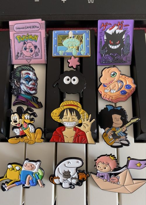 Pins de Esmalte Variados 2,95€ Cada