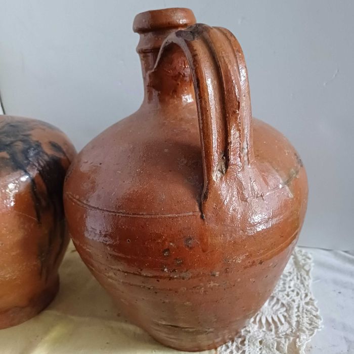 Bilhas ou vinagreiras em barro