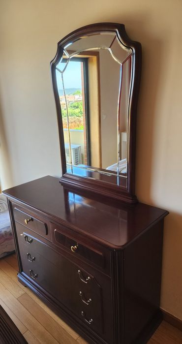 Quarto completo em madeira maciça de cerejeira – Excelente estado