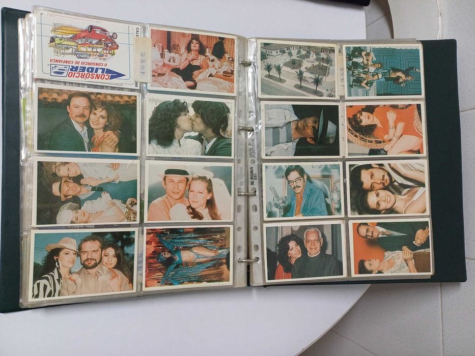 Álbum com coleção de calendários 597 unidades