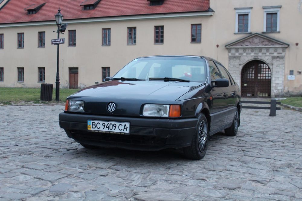 Volkswagen Passat b3 1.8 бензин