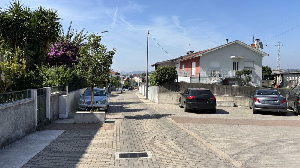 Excelente Terreno para Duas Habitações – 1.478 m² – Santo Tirso