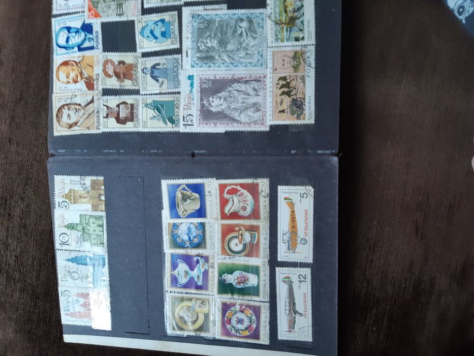 Klaser starych znaczków ok 100 szt