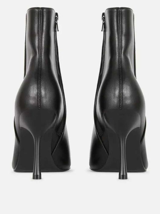 Botins pretos muito elegantes