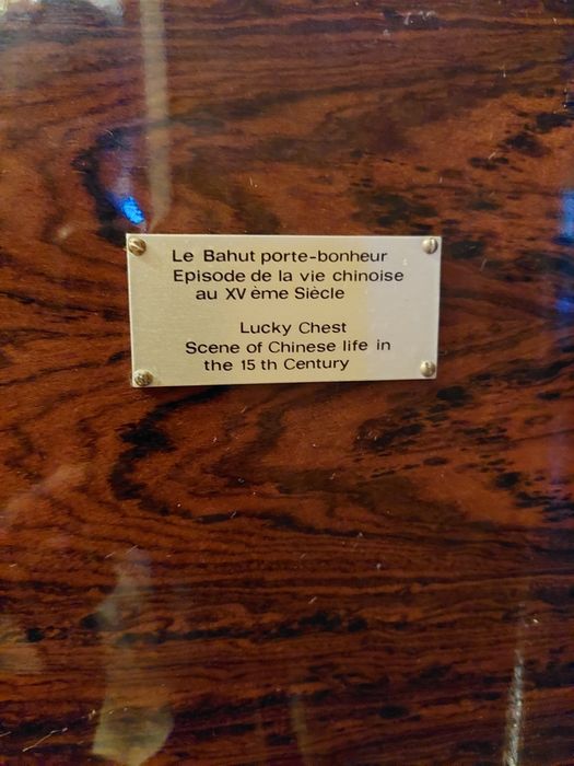 Arca / Baú com motivos chineses
