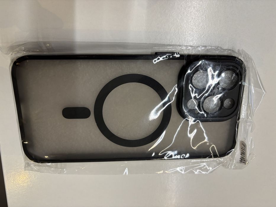 Бампер на Iphone 15 Pro Max