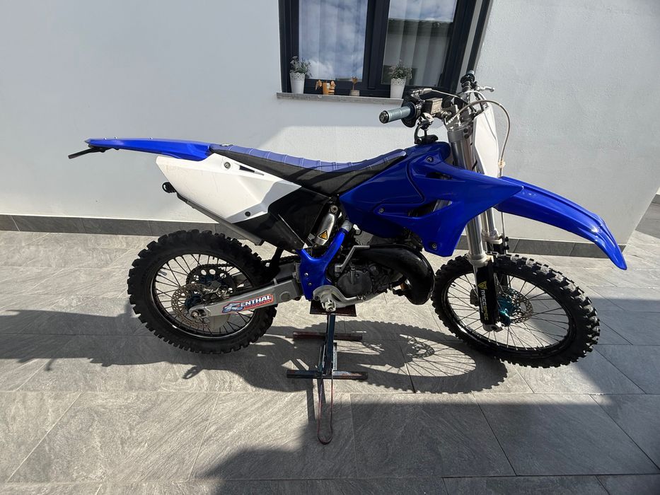 Yamaha YZ 125 matrículada