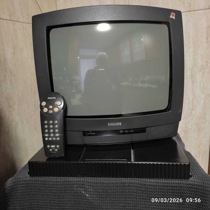TV Philips 35 cm com comando original