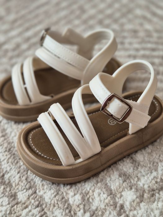 Босоніжки для дівчинки