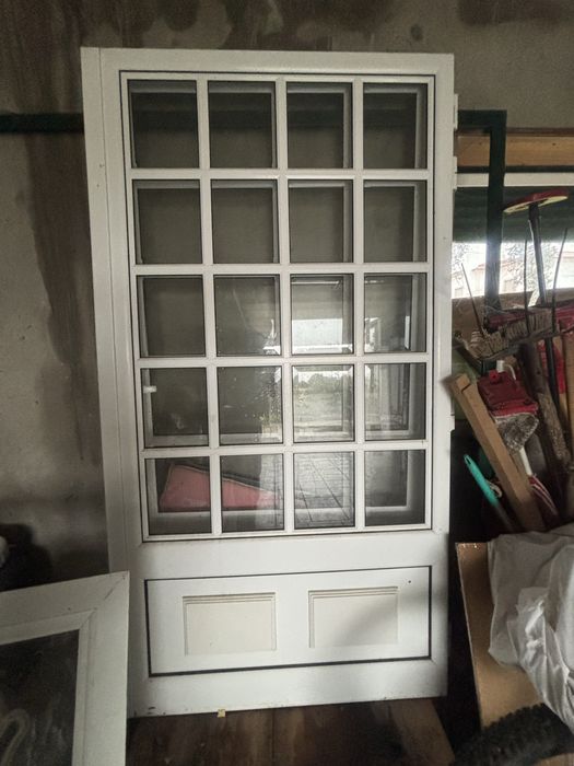 Conjunto de Portas com vidro + Janelas - PVC Alumínio - Bom estado