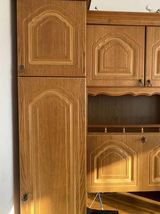 Drewniana meblościanka