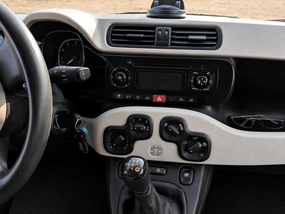 Vende Fiat Panda - ano 2016 - 1.2 gasolina - 111.000 km - caixa manuel - bom estado - €4300 negociavel