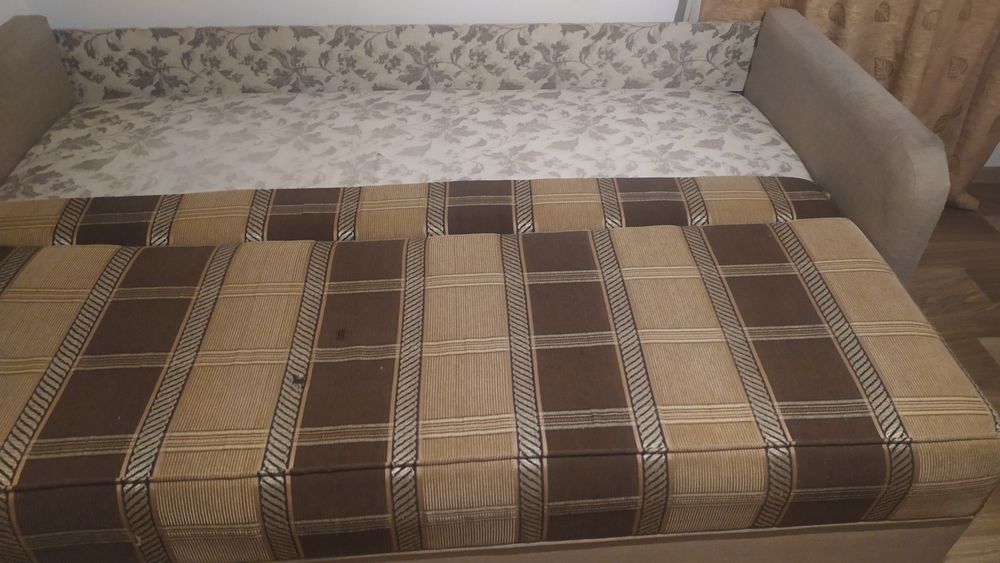 Диван в гарному робочому стані