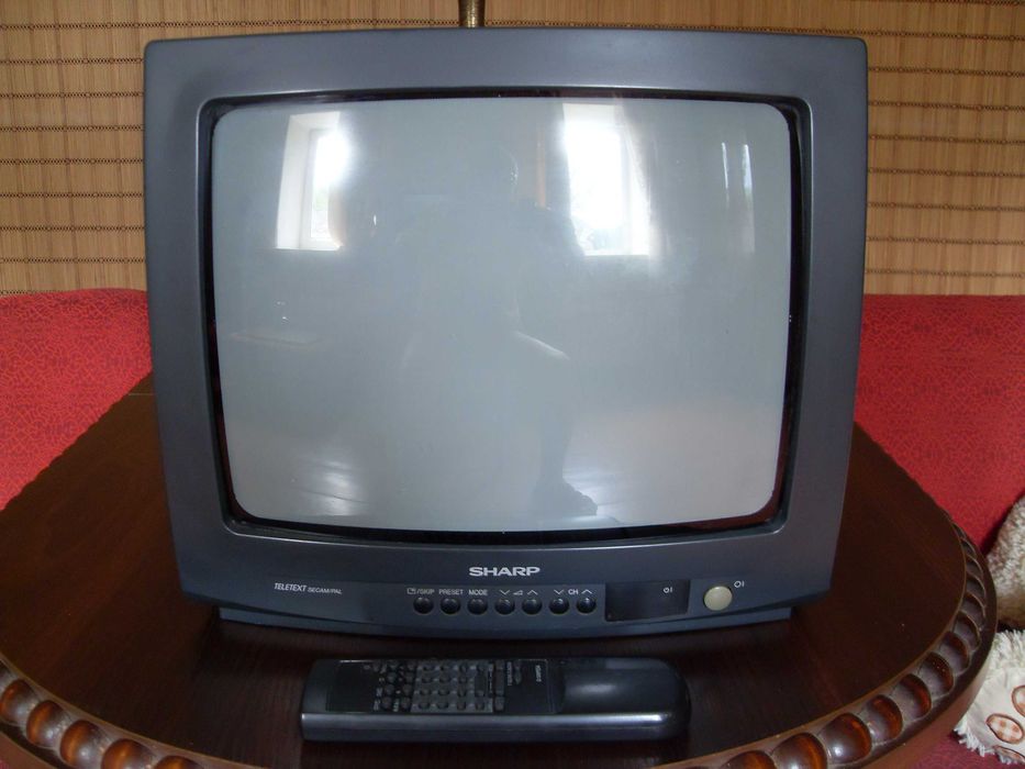 Телевизор SHARP диагональ 36 см.