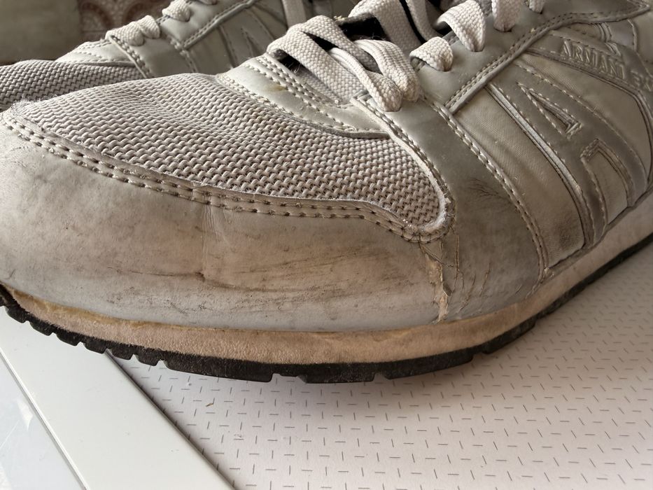 Tenis Armani  usado mas ainda se  usa !!
