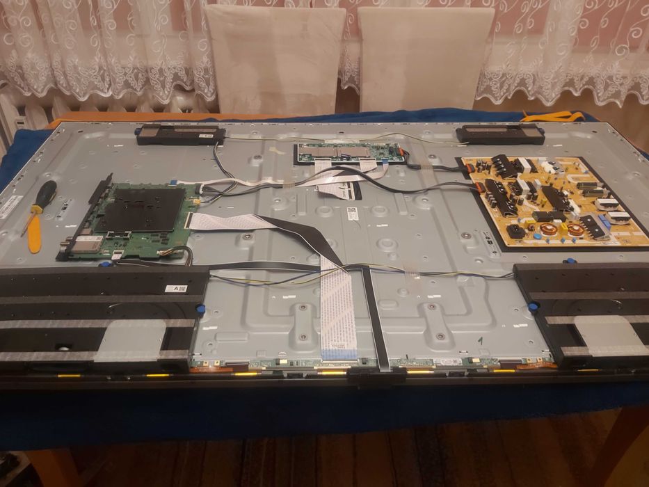 Samsung Q-led 65 cali uszkodzona matryca