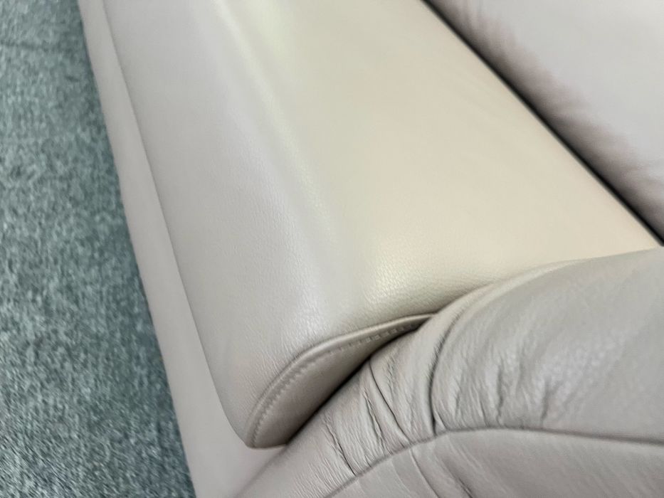 Диван шкіряний подушки підголівники