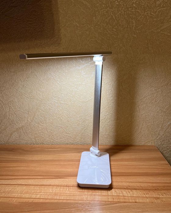 Настольная лампа LED (аккумуляторная)