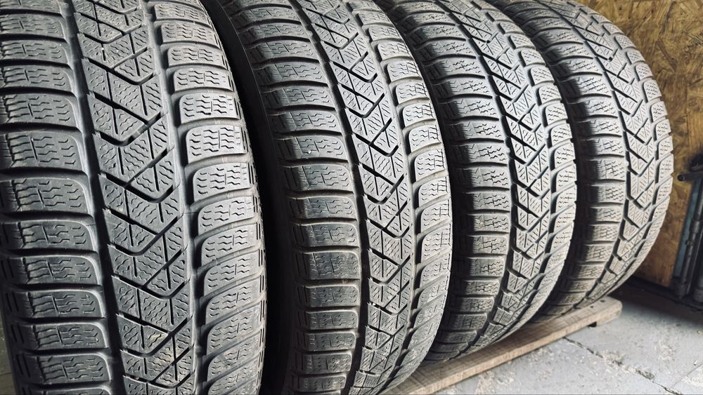 R17 215/55 Pirelli SottoZero3 комплект шин