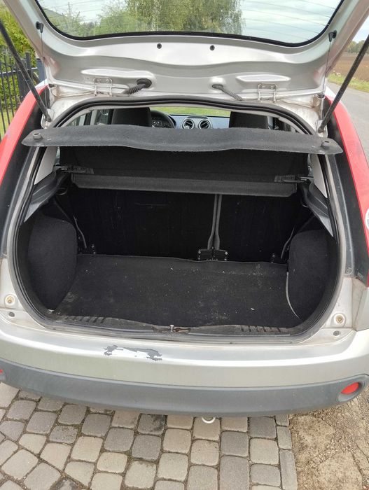 Ford Fiesta ( automat )
