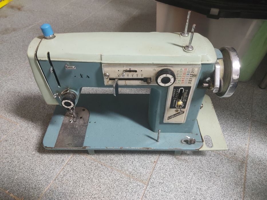 Máquina de Costura Vintage