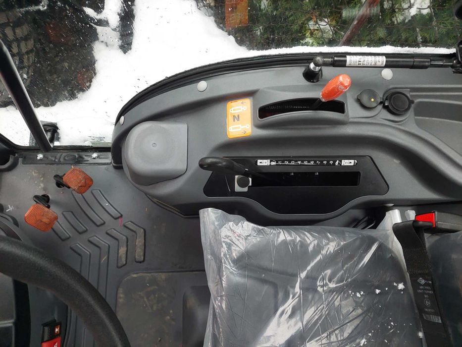 Ciągnik-mini Traktor Solis S 26 4x4 - Wersja HST z Kabiną