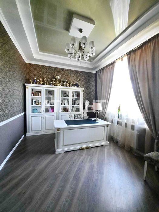 У продажу будинок  преміум класу в Золотой гірці на 10 сотках землі.