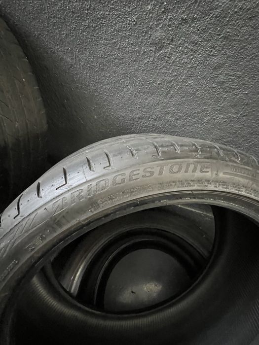 Pneu bridgestone 245-40-r20 99w