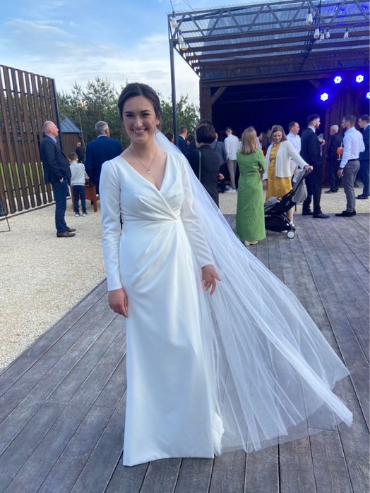 Весільне плаття.