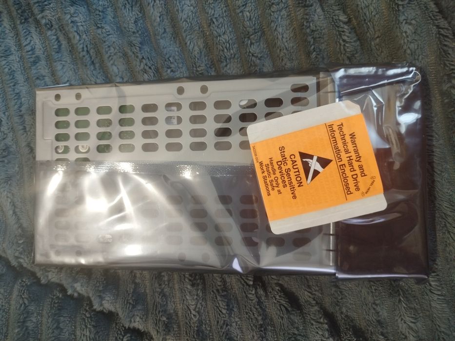 Жесткий диск для сервера HP 4 тб SAS 3.5 7.2к и  HP 600gb SAS 2.5 3PAR