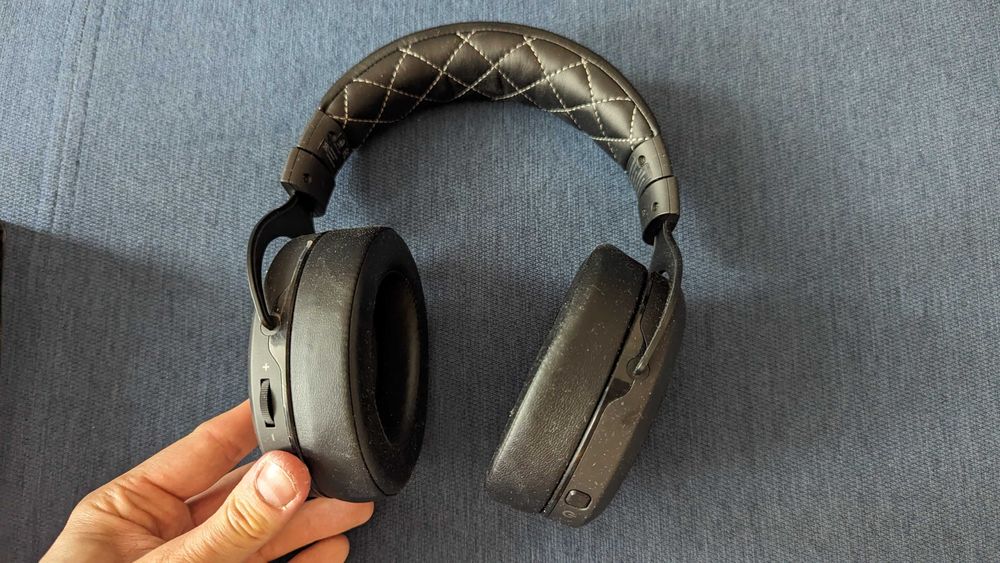 HS70 PRO WIRELESS Навушники - Гарний Стан, вживані